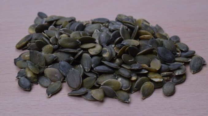 pumpkin-seeds-2553221_1280-768x512